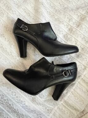 Nickels Black Ankle Booties Buckle Accent Heeled Shoes Women's Size 9M
